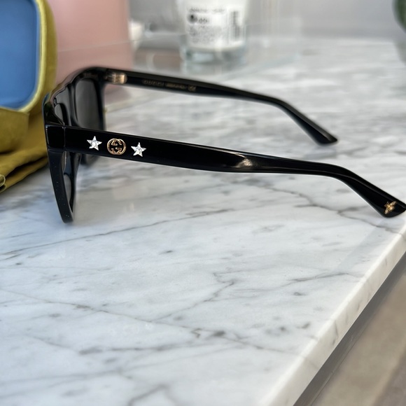 NWOT GUCCI SUNGLASSES - Picture 8 of 9